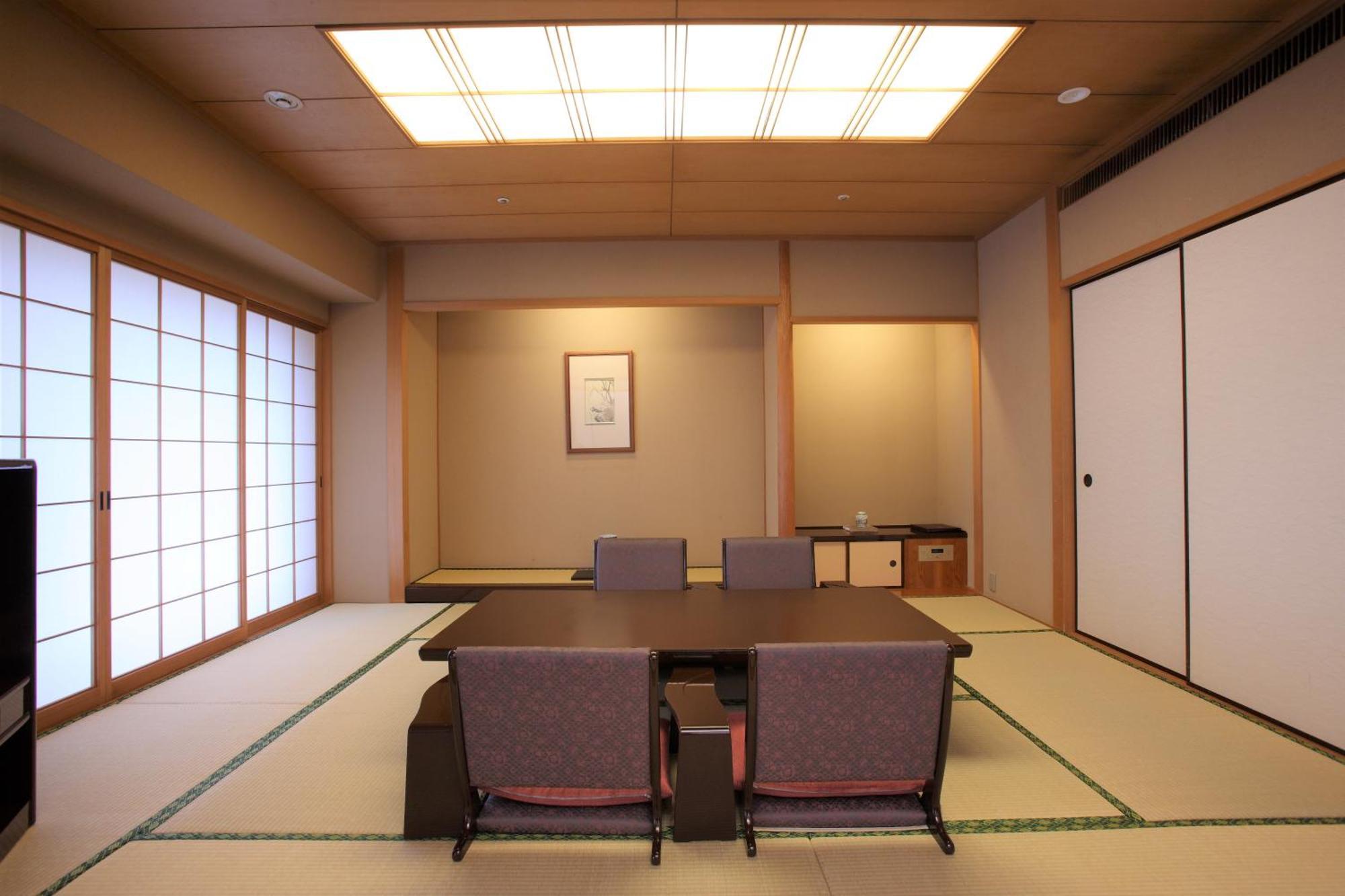 Hotel Okura Jr Huis Ten Bosch Sasebo Exteriér fotografie A Japanese-style boardroom
