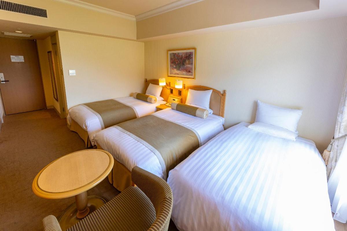 Hotel Okura Jr Huis Ten Bosch Sasebo Exteriér fotografie A room at the hotel