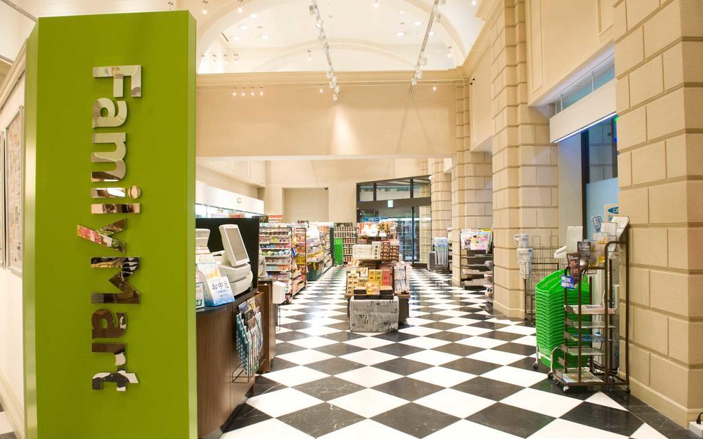Hotel Okura Jr Huis Ten Bosch Sasebo Exteriér fotografie The interior of a typical supermarket in the United Kingdom